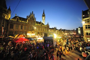 People partying in Ghent during the yearly festival (Photo: http://www.gentsefeesten.be - 2014)